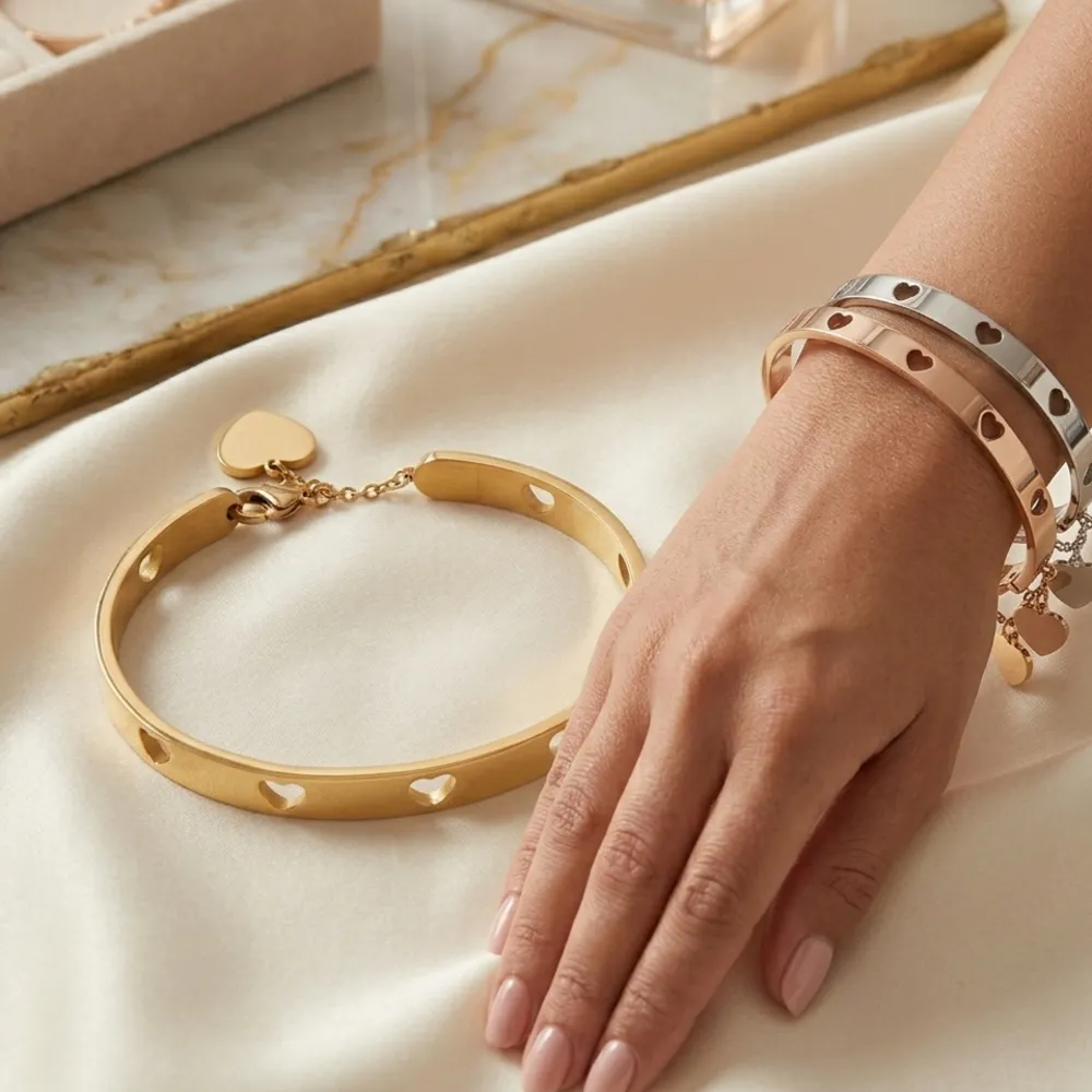 Pulseira Rígida Corações Pulseira Rígida Corações