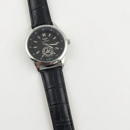 Relógio Preto com Bracelete em Pele Sintética